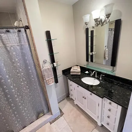 Deluxe King Master Suite Washington Exterior photo